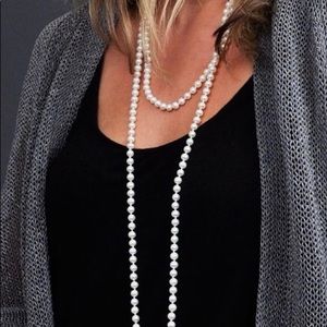 Long pearl necklace